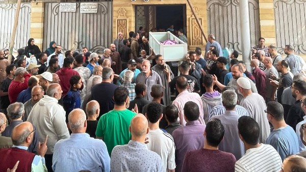 تشييع جنازة طفل قتل علي يد زوج والدته في المنوفية تشييع جنازة طفل قتل علي يد زوج والدته في المنوفية