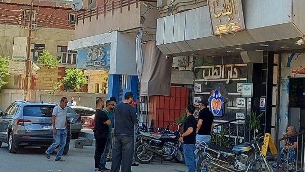لإنهاء إجراءات الدفن.. استعدادات لخروج جثمان والدة الفنان أحمد حلمي من المستشفى لإنهاء إجراءات الدفن.. استعدادات لخروج جثمان والدة الفنان أحمد حلمي من المستشفى