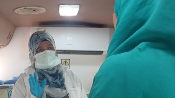 صحة بني سويف : الكشف على 1121حالة وتقديم 3200 خدمة لأهالي قرية الكُنيّسة بالفشن