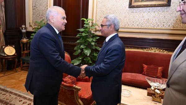 رئيس مجلس الشيوخ يستقبل محافظ بني سويف بمقر المجلس رئيس مجلس الشيوخ يستقبل محافظ بني سويف بمقر المجلس
