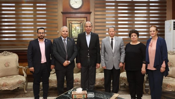 محافظ المنيا يستقبل وفد نقابة المهندسين لبحث سبل التعاون في دعم خطط التنمية محافظ المنيا يستقبل وفد نقابة المهندسين لبحث سبل التعاون في دعم خطط التنمية