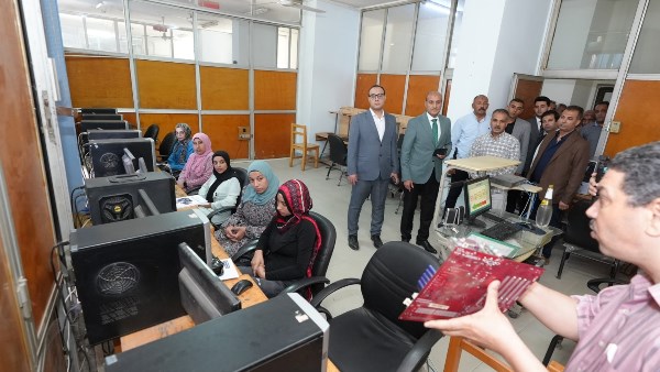 محافظ أسيوط يتفقد مركز التدريب بديوان المحافظة