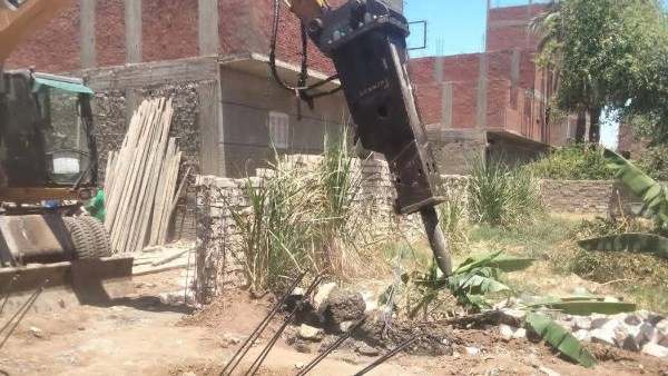 محافظ أسيوط: إزالة 50 حالة تعد واسترداد 11 فدانًا و3380 متر مربع محافظ أسيوط: إزالة 50 حالة تعد واسترداد 11 فدانًا و3380 متر مربع