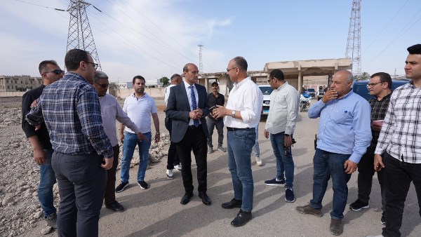 محافظ أسيوط يتفقد أرض المحافظة بمصنع الغزل والنسيج بالحمراء