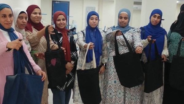  المجلس القومي للمرأة يدرب 15 سيدة على الخياطة بقرية الأطاولة لتمكينهن اقتصاديًا