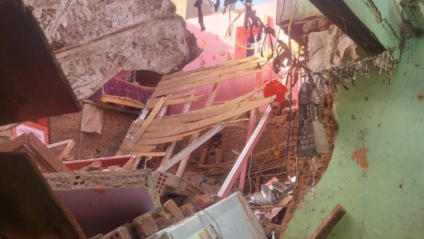 مصرع شخص وإصابة 3 آخرين في انهيار منزل مكون من طابقين بأسيوط