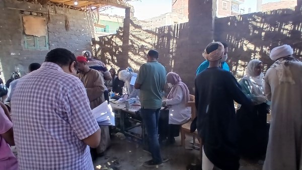 تسليم 216 رأس أغنام وماعز لـ100 أسرة منتجة بالفتح ومنفلوط