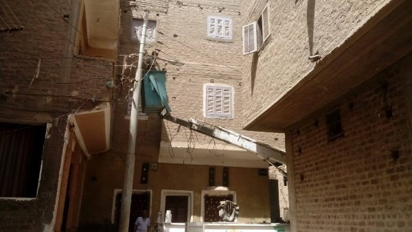  رفع كفاءة منظومة الإنارة العامة بقرية البربا بمركز صدفا