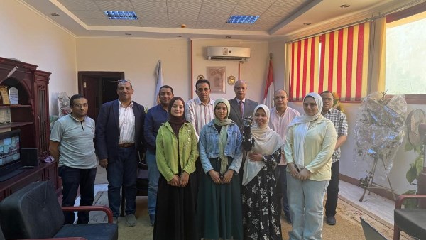 سيارة بالطاقة الشمسية وميزان ذكي.. مشروعات تخرج طلاب الهندسة الكهربائية بسوهاج