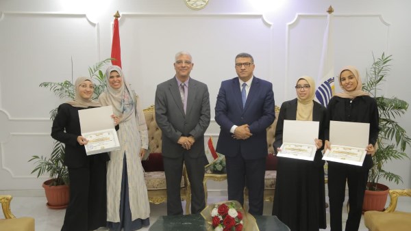 الفائزين بمسابقة كوديفر