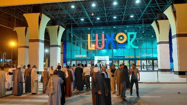 على متنها 210 حاجا ...انطلاق أولى رحلات الحج من مطار الأقصر... صور