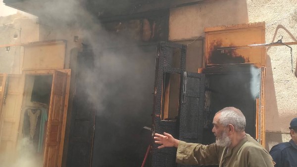 اندلاع حريق محدود داخل محل بازارات بالسوق السياحي بإسنا جنوب الأقصر