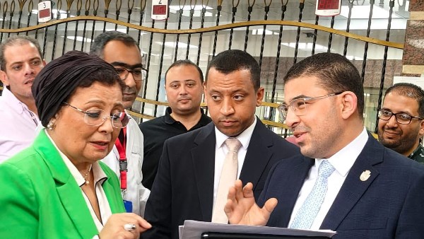 هيئة الرعاية الصحية بالأقصر تستقبل نائب وزير الصحة لشئون السكان بمركز طب أسرة العوامية