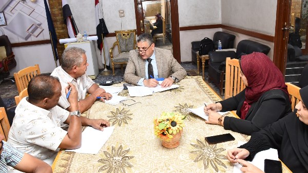 محافظ أسوان يوجه بتسريع إنجاز الملفات المتراكمة وتحسين الخدمات بإدفو محافظ أسوان يوجه بتسريع إنجاز الملفات المتراكمة وتحسين الخدمات بإدفو