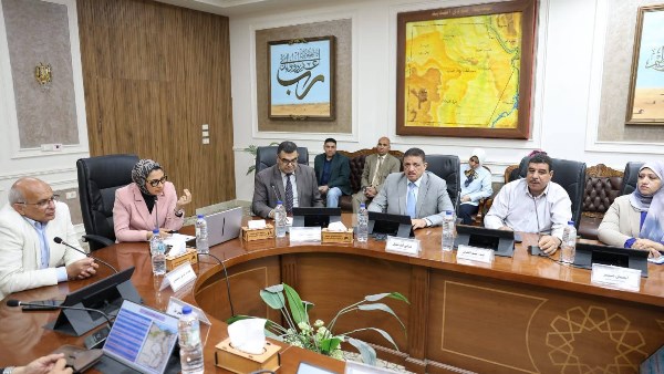 محافظ الوادي الجديد: خريطة بالطرق ومشروعات النقل المتوقفة