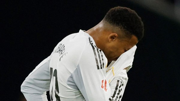 قبل الكلاسيكو.. ريال مدريد ينعى والد هانز فليك