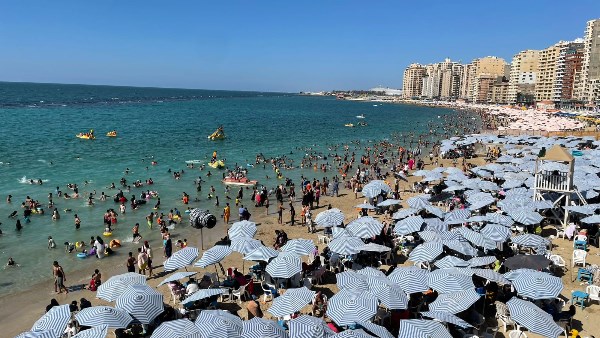 صورة من داخل شواطئ الإسكندرية