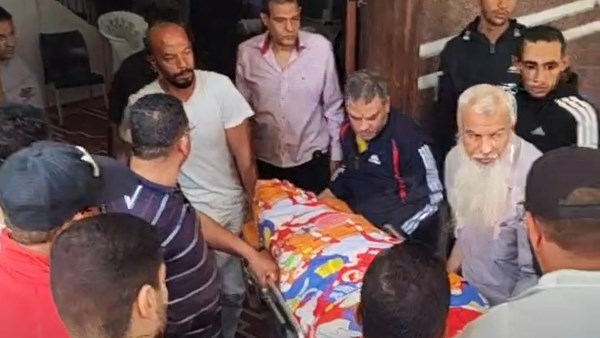 اثناء تشييع الجثمان 