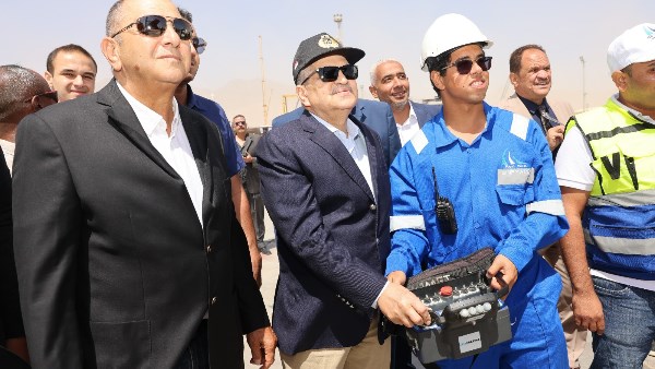 اللقاء 