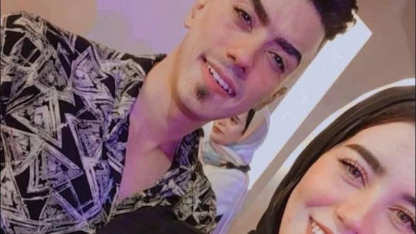 دنيا وزوجها 