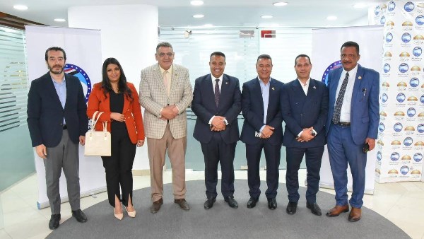 مناقشة خدمات المواطنين والمبادرات المجتمعية في الاجتماع الشهري للهيئة البرلمانية بالإسماعيلية