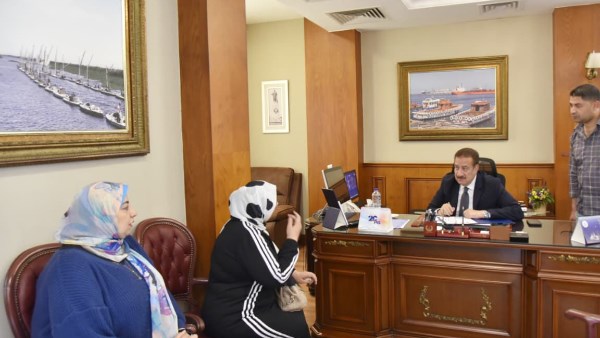 التأكيد على استمرار التواصل المباشر مع المواطنين لتخفيف الأعباء وتحقيق الاستجابة السريعة