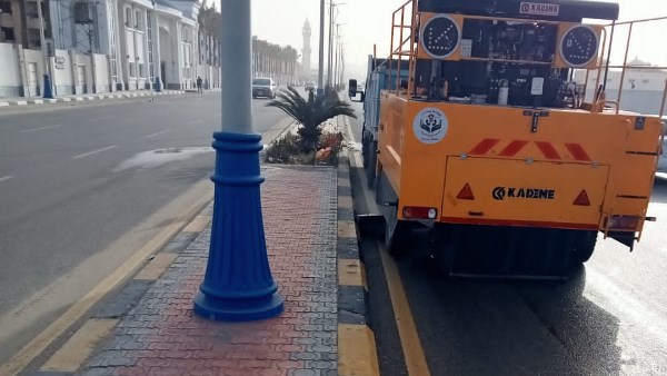 تكثيف تشغيل سيارات الكنس الآلي بكافة الشوارع الرئيسية والفرعية
