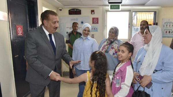 محافظ بورسعيد يقرر صرف مكافأة للعاملين وحدة طب العرب تقديرًا لجهودهم محافظ بورسعيد يقرر صرف مكافأة للعاملين وحدة طب العرب تقديرًا لجهودهم