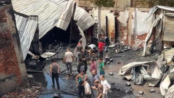 السيطرة على حريق داخل مخزن للدهانات بدمياط