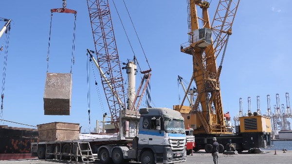 ميناء دمياط