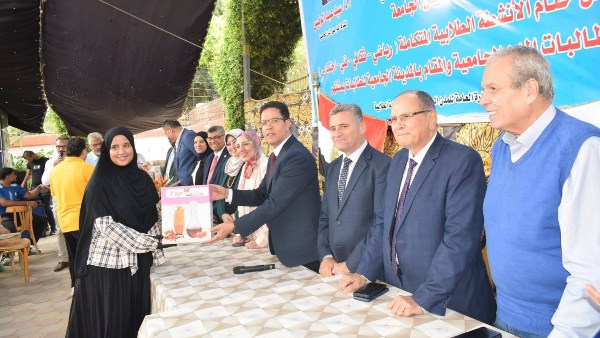 لقاء رئيس الجامعة بطلاب المدن الجامعية