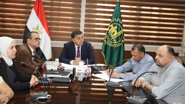 محافظ القليوبية يتابع معدلات تنفيذ غرفة الأزمات التبادلية لدعم الشبكة الوطنية للطوارئ والسلامة العامة