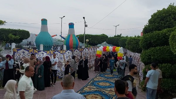 توافد المواطنين على الساحات لأداء صلاة العيد بالقليوبية توافد المواطنين على الساحات لأداء صلاة العيد بالقليوبية