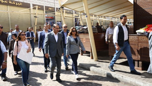 وزيرة التنمية المحلية والبيئة تتفقد أعمال تطوير المرحلة الثانية من سوق العتبة