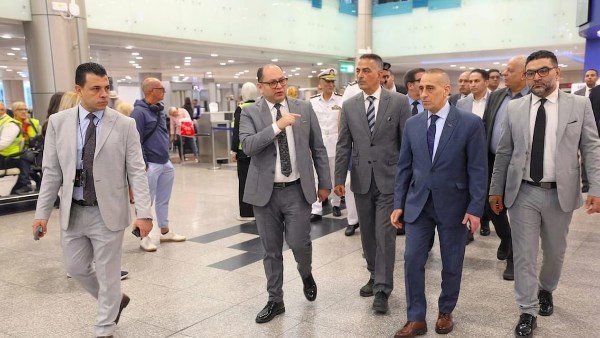 مطار القاهرة 