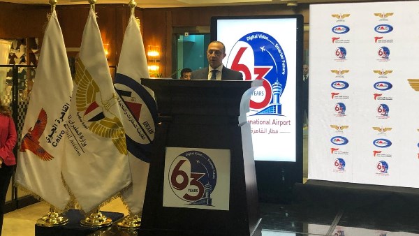 رئيس القابضة للمطارات أيمن عرب