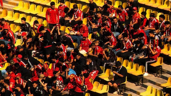 الجماهير تدعم الأهلي