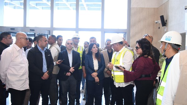 وزيرة الإسكان تتفقد الداون تاون والحي اللاتيني ومركز المؤتمرات بالعلمين الجديدة