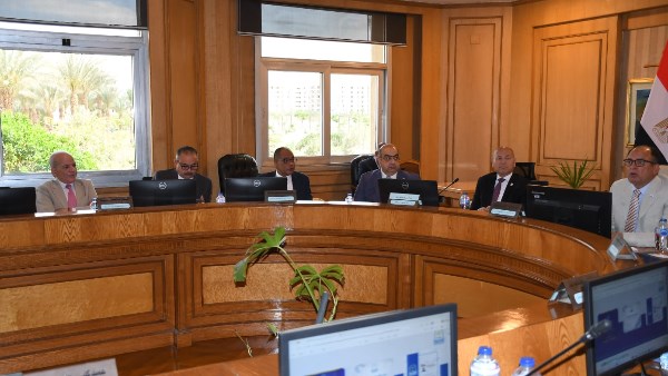 رئيس جامعة العاصمة: مراكز التميز ركيزة للتطوير وربط التعليم بالصناعة وتعزيز الشراكات الدولية