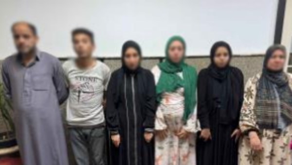القبض على 4 سيدات تتزعمن تشكيلا عصابيا للنصب على المواطنين بالجيزة