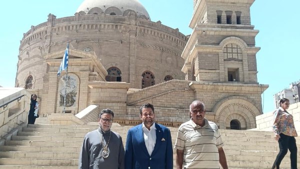 مبعوث الرئيس الأمريكي لشئون السياحة يزور منطقة مجمع الأديان بمصر القديمة