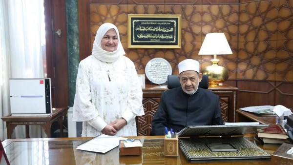 مركز تطوير تعليم الطلاب الوافدين بالأزهر يفوز بجائزة عبد العزيز سعود البابطين للإبداع