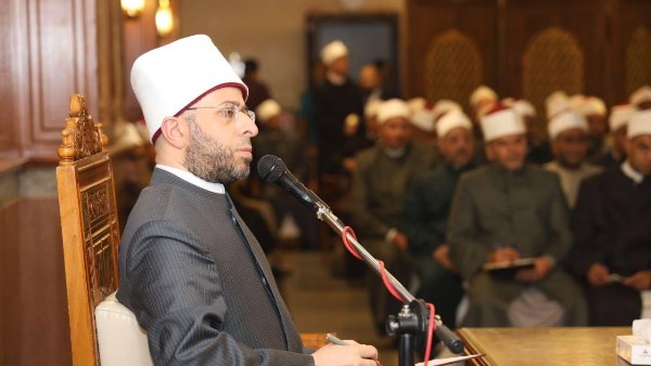 وزير الأوقاف خلال الاجتماع