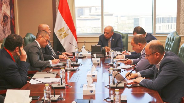 اجتماع وزير الكهرباء 