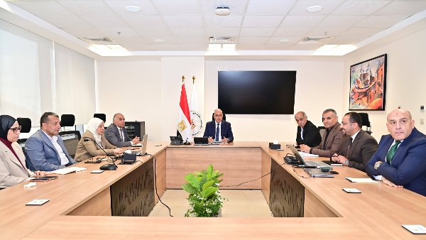 خلال الاجتماع