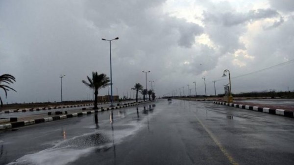 أمطار رعدية تضرب عدة مناطق بالمملكة.. تحذير عاجل من الأرصاد السعودية