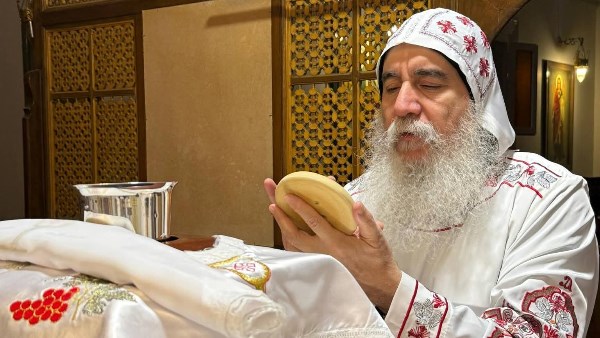 الأنبا غبريال يترأس القداس الإلهي بدير السيدة العذراء المحرق بأسيوط