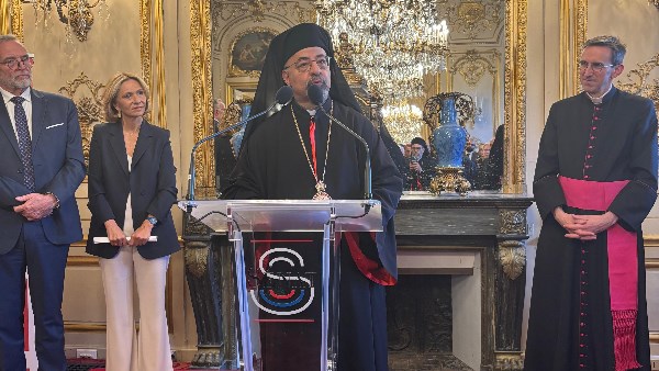 الأنبا إبراهيم إسحق من مجلس الشيوخ الفرنسي: السلام يُبنى بالعدل والتعليم والدين الحق يرفض العنف