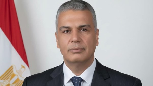 «طرق جنوب سيناء» تبدأ رصف الحارة البطيئة بأبو صويرة ضمن خطة تطوير البنية التحتية برأس سدر
