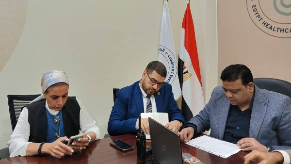 الدكتور محمد عبد الهادي مدير الرعاية الصحية 